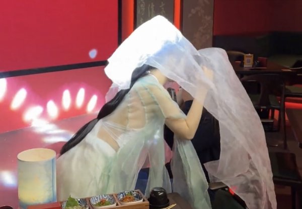 华融配资 杭州一国风酒馆被指营销“擦边”后仍正常营业！可在线订座